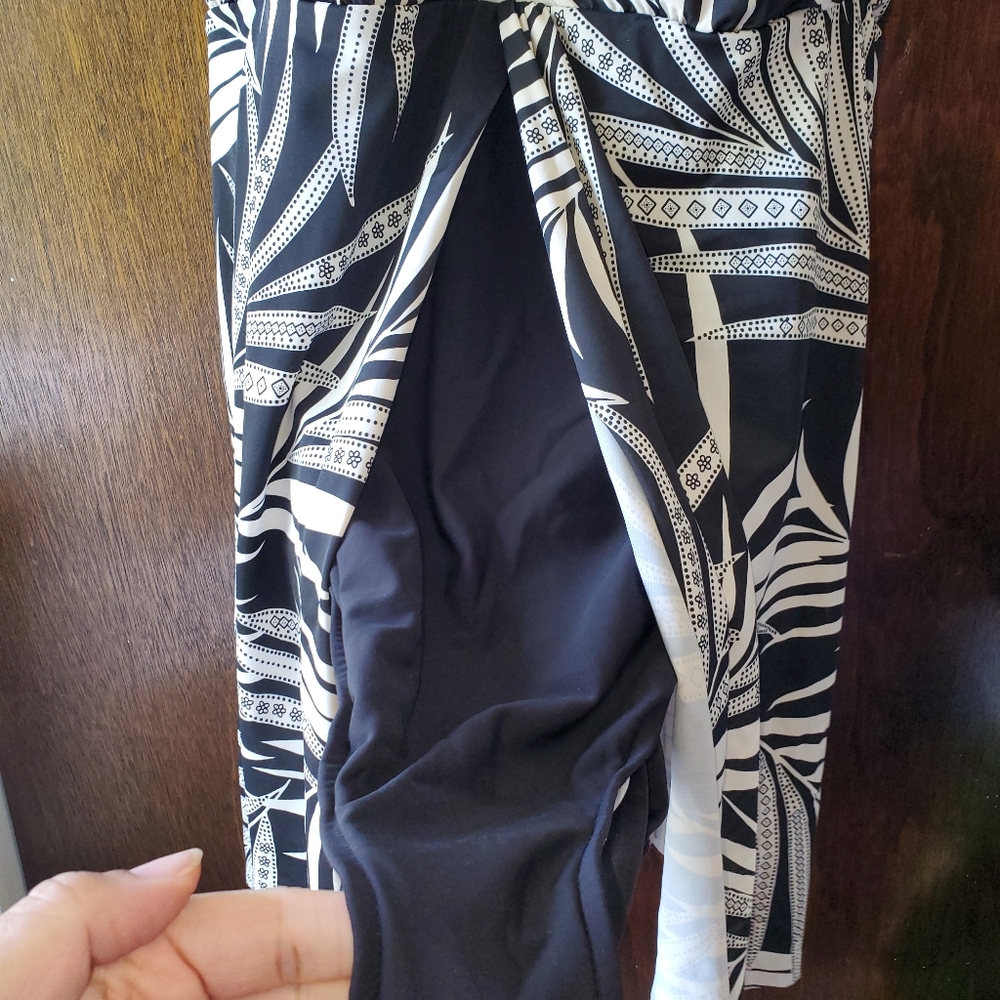 Swimsuit - Picture 3 of 7